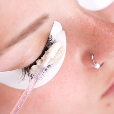 How To Tell If Your Lashes Need To Be Removed