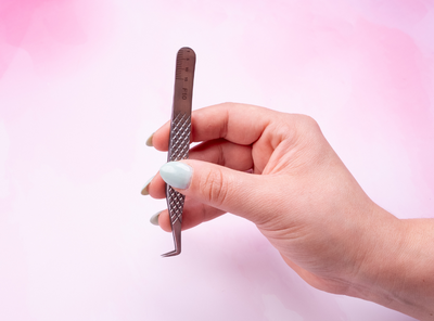 How To Hold Lash Tweezers Like A Pro